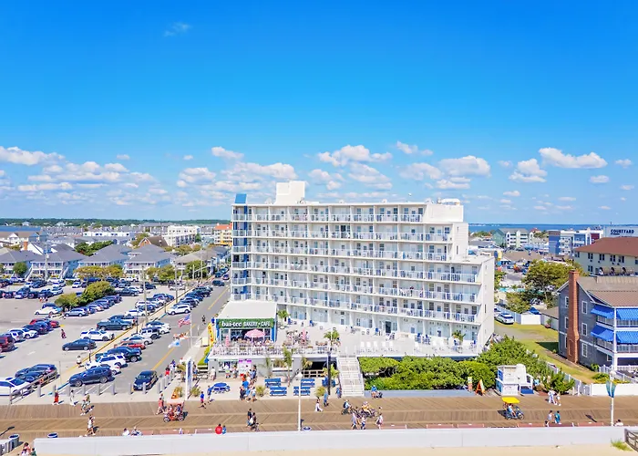 Commander Hotel & Suites